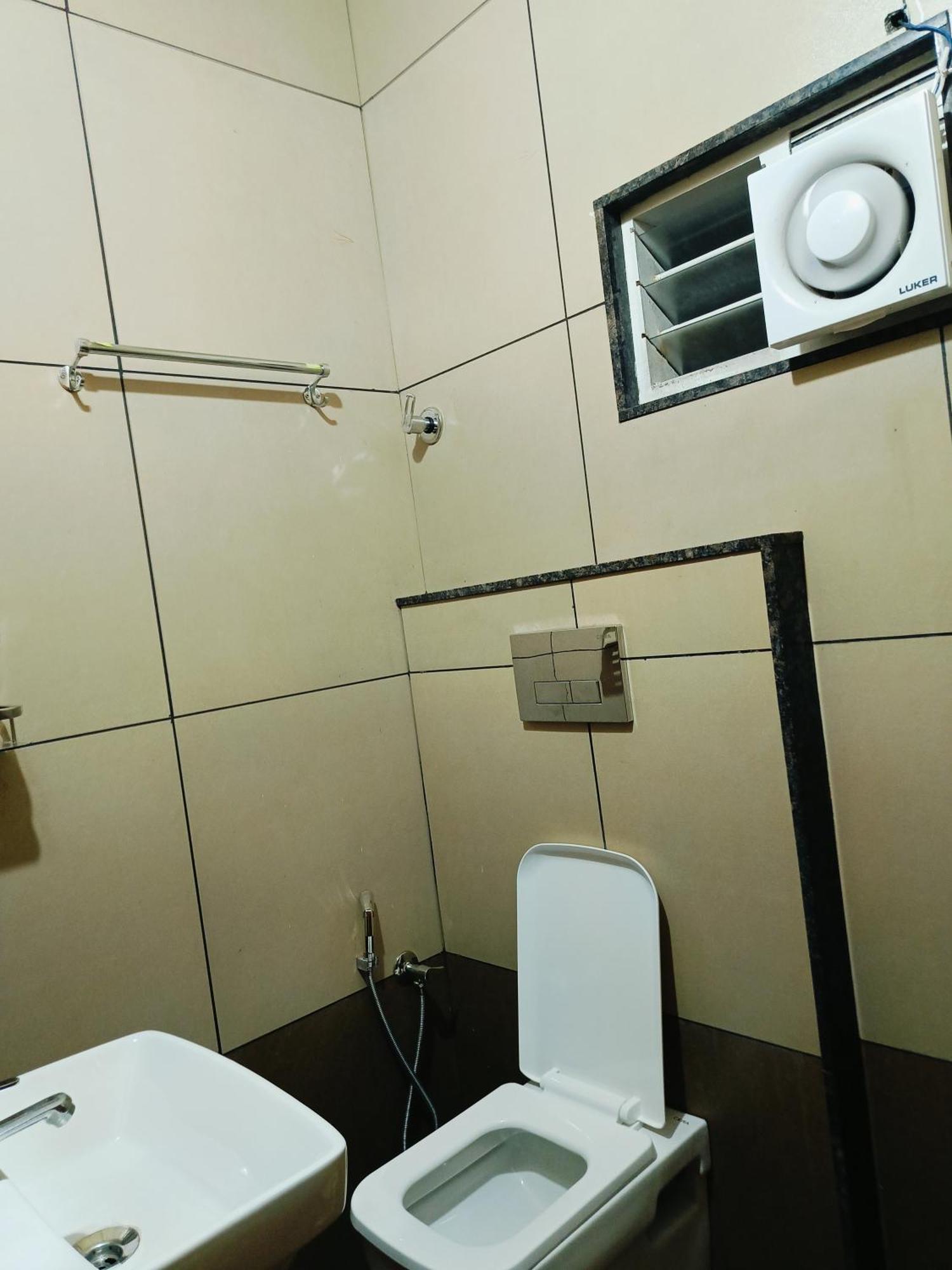 Elzas Fort Inn Kochi Exterior photo